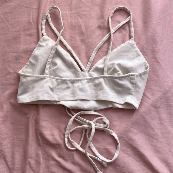 Tobi Caelynn Strappy Crop Top - Picture 4 of 6